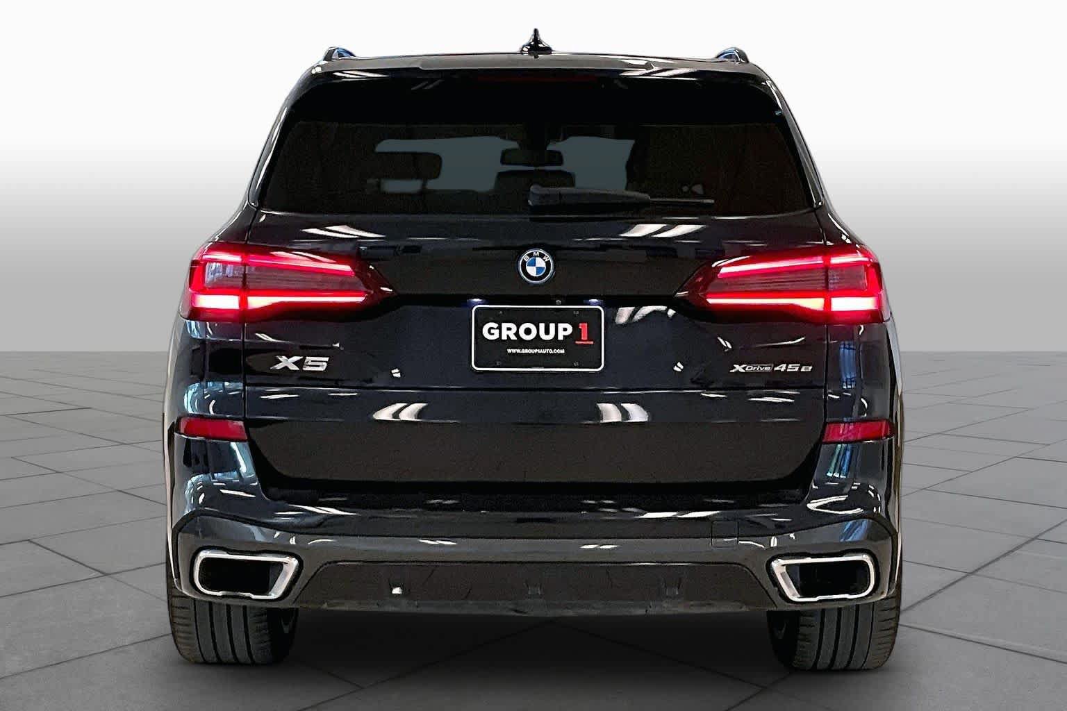 Used 2022 BMW X5 xDrive45e w/ M Sport Package AWD/4WD image 4