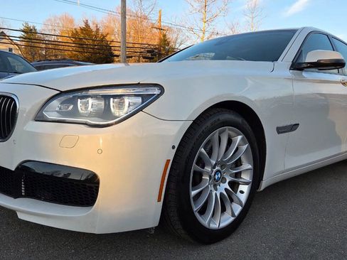 Used 2015 BMW 750i xDrive image 7