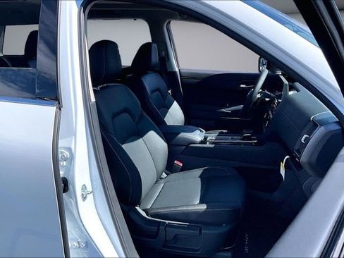 New 2026 Nissan Pathfinder SL image 11