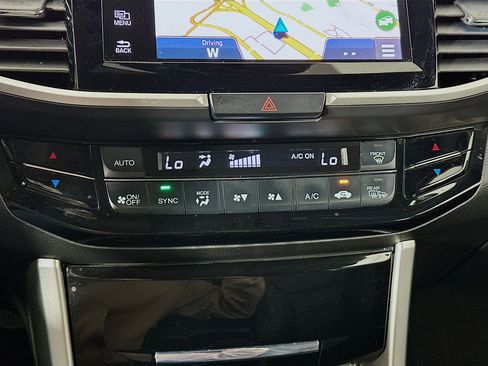 Used 2017 Honda Accord Touring image 23