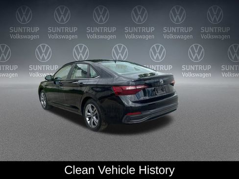 Used 2023 Volkswagen Jetta SE FWD image 3