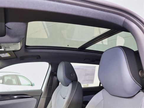 New 2026 Volkswagen Tiguan SE R-Line image 12