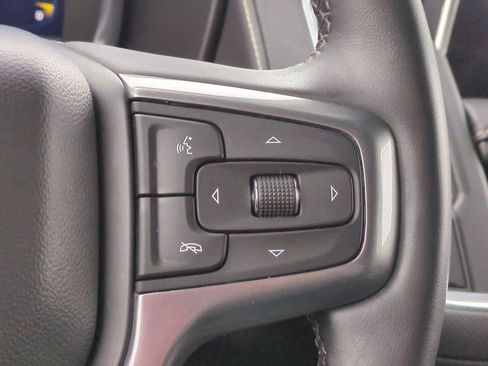 Used 2023 Chevrolet Suburban Premier image 24