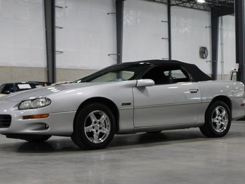 Used 1998 Chevrolet Camaro Z28 RWD image 25