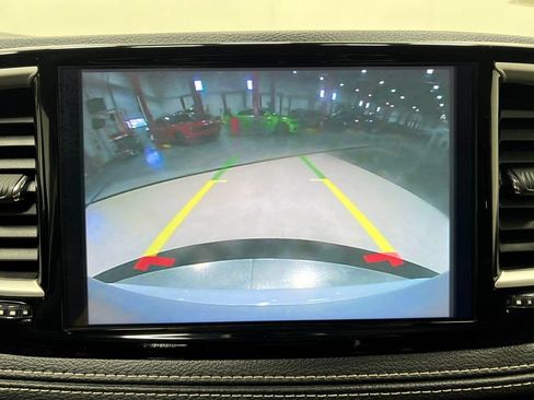 Used 2024 Chrysler Pacifica Limited FWD image 12