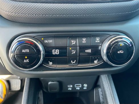 Used 2021 Chevrolet TrailBlazer LT w/ Convenience Package image 15