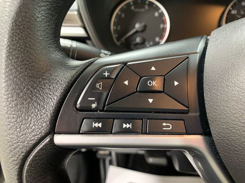 Used 2023 Nissan Altima 2.5 SV image 10