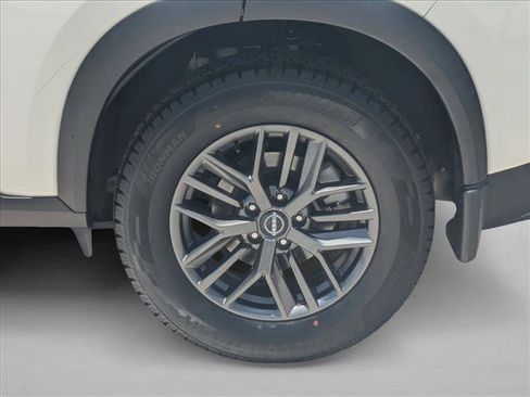 Used 2022 Nissan Rogue S FWD image 22
