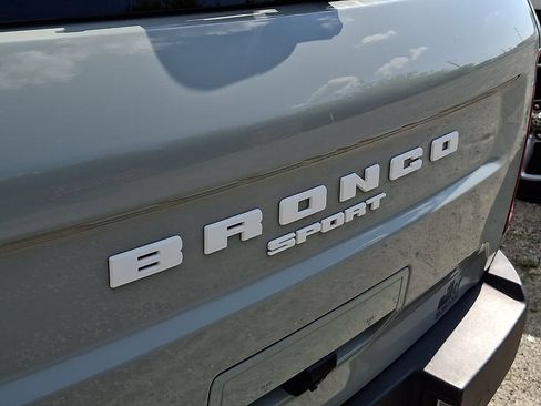 Used 2022 Ford Bronco Sport Outer Banks w/ Tech Package AWD/4WD image 11