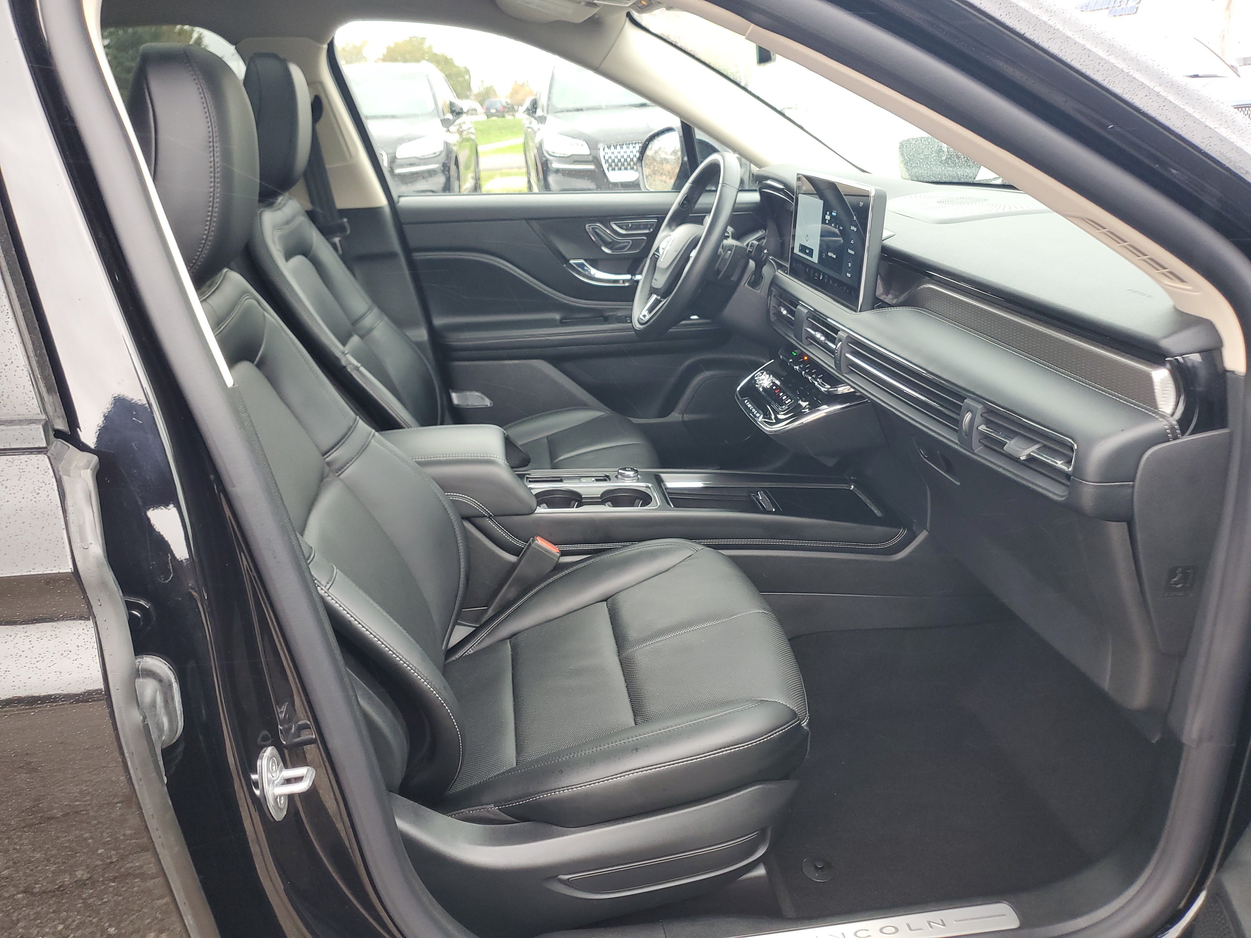Certified 2024 Lincoln Corsair Reserve w/ Equipment Group 201A AWD/4WD image 9
