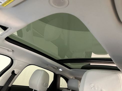 Used 2022 Jaguar F-PACE S image 12