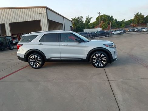 Used 2025 Ford Explorer Platinum w/ LUX Leather Package AWD/4WD image 6