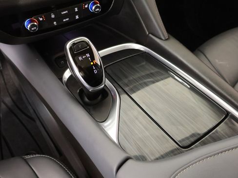 Used 2020 Buick Enclave Essence image 8