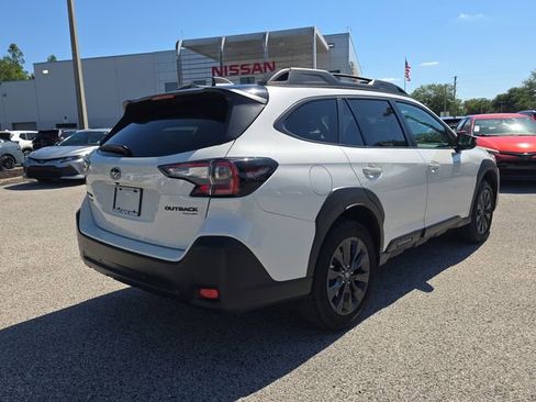 Used 2025 Subaru Outback Onyx Edition AWD/4WD image 8