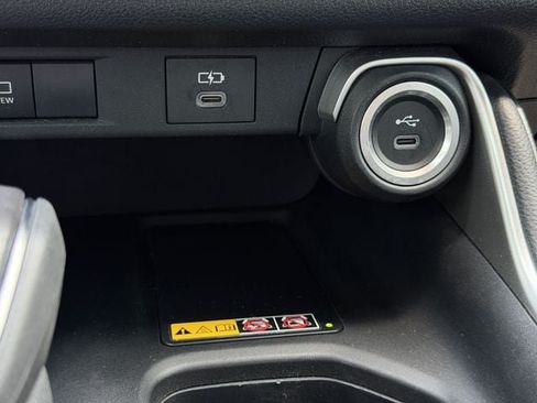 Certified 2024 Toyota Grand Highlander FWD image 21