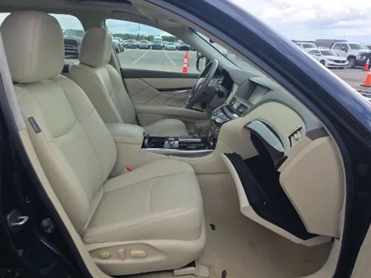 Used 2016 INFINITI Q70 L 5.6 AWD/4WD image 9