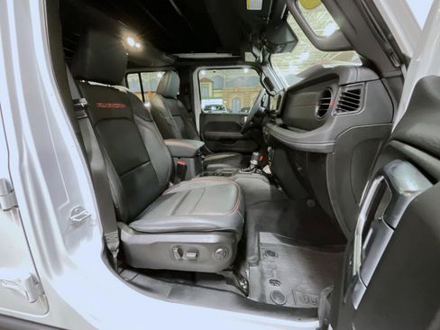 Used 2025 Jeep Wrangler Unlimited Rubicon image 15