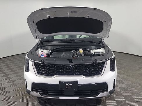 Used 2025 Kia Sorento EX w/ Panoramic Sunroof Package image 14