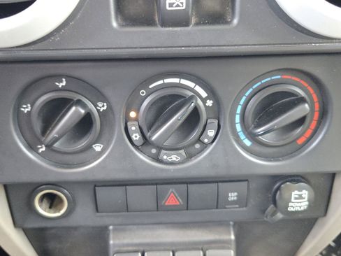 Used 2008 Jeep Wrangler Unlimited Sahara w/ Trailer Tow Group AWD/4WD image 17