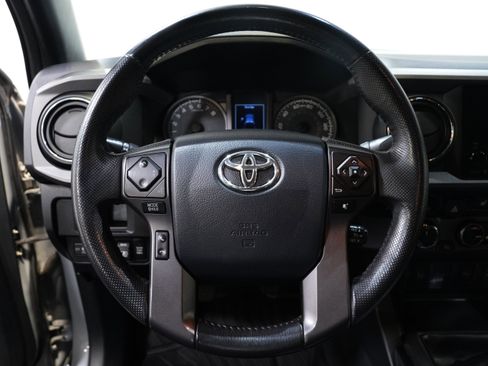 Used 2017 Toyota Tacoma TRD Pro image 40