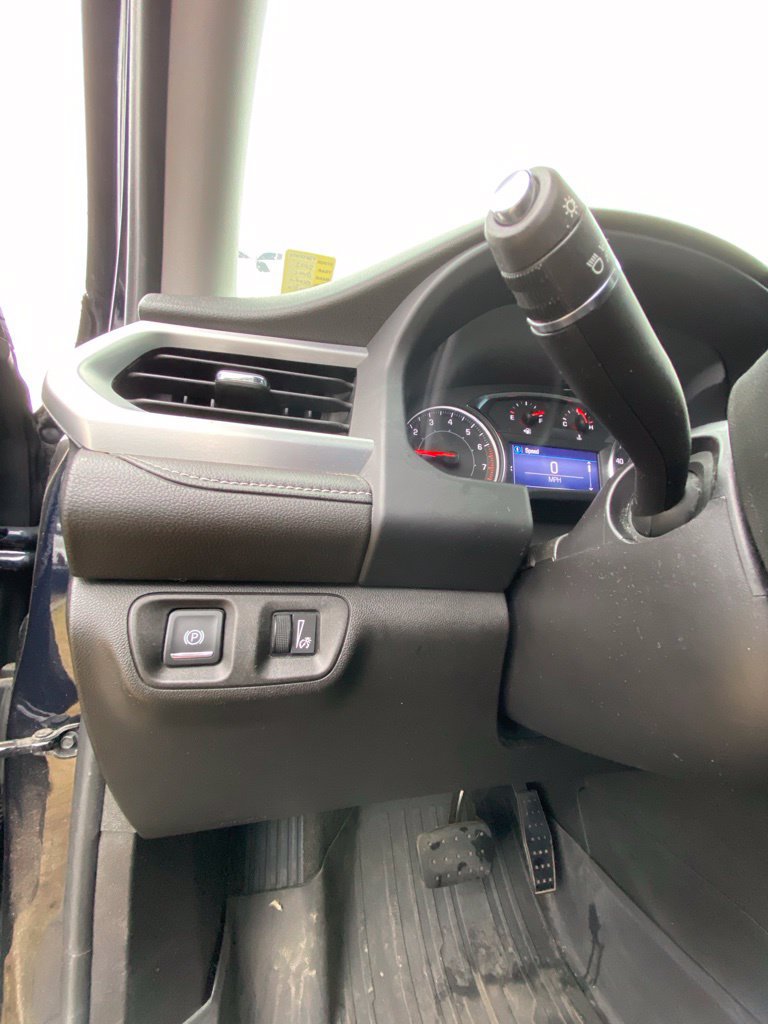 Used 2022 GMC Acadia SLE w/ Driver Convenience Package FWD image 12