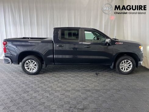 Used 2023 Chevrolet Silverado 1500 LT image 2