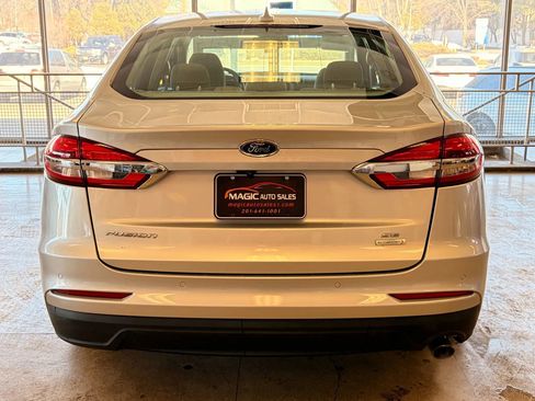 Used 2019 Ford Fusion SE image 8