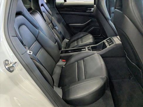 Used 2017 Porsche Panamera image 20