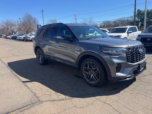 Used 2025 Ford Explorer ST-Line w/ ST-Line Street Pack AWD/4WD image 21