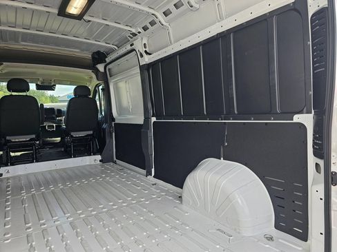 Used 2026 RAM ProMaster 2500 w/ Convenience Group FWD image 17