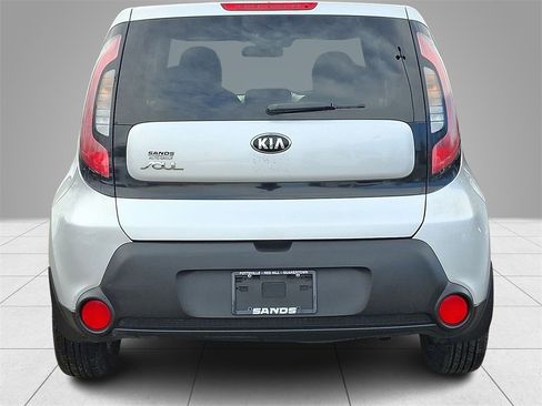 Used 2015 Kia Soul + image 6