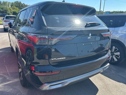New 2025 Mitsubishi Outlander SE