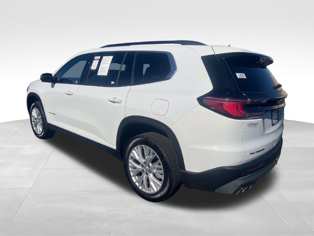 Used 2026 GMC Acadia Elevation w/ Elevation Premium Package FWD image 3