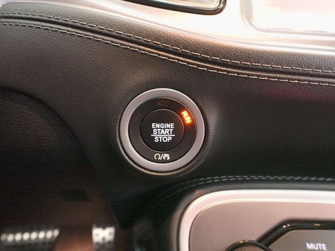 Used 2022 Dodge Challenger R/T Scat Pack w/ Shaker Package image 21