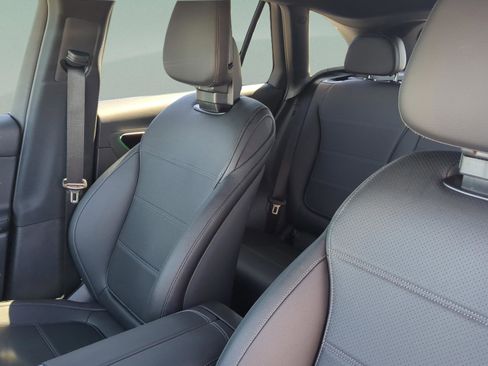 Certified 2025 Mercedes-Benz GLC 300 image 22