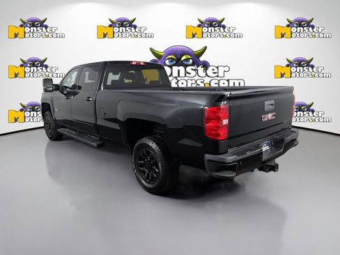 Used 2018 Chevrolet Silverado 2500 LT w/ Midnight Edition AWD/4WD image 7