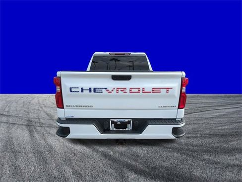 Used 2021 Chevrolet Silverado 1500 Custom image 5