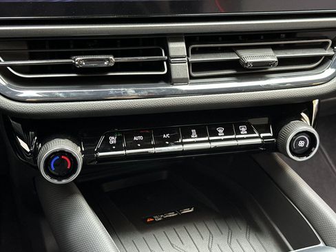 Used 2026 Chevrolet Equinox EV RS image 21