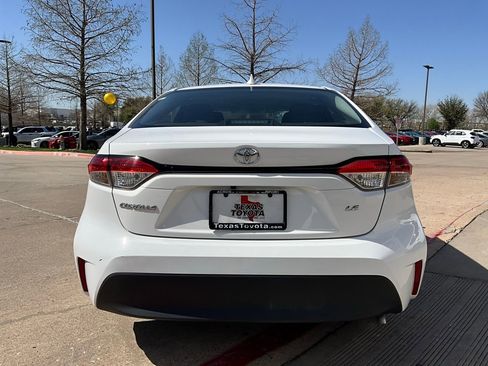 Used 2025 Toyota Corolla LE image 7