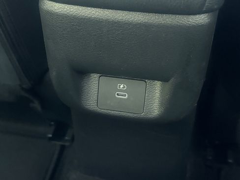 Used 2025 Nissan Versa SV image 22