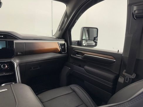 Used 2024 GMC Sierra 2500 Denali w/ Denali Reserve Package image 18