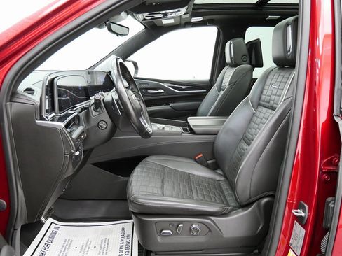 Used 2023 Cadillac Escalade ESV V image 11