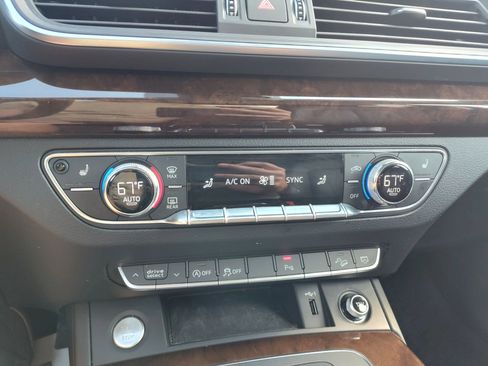 Used 2018 Audi Q5 2.0T Premium Plus w/ Premium Plus Package AWD/4WD image 18