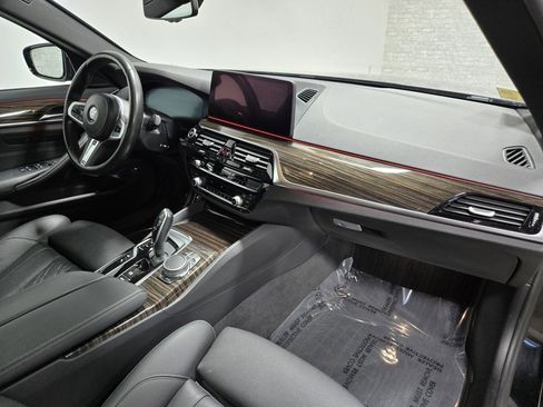 Used 2021 BMW 530e xDrive w/ M Sport Package image 55