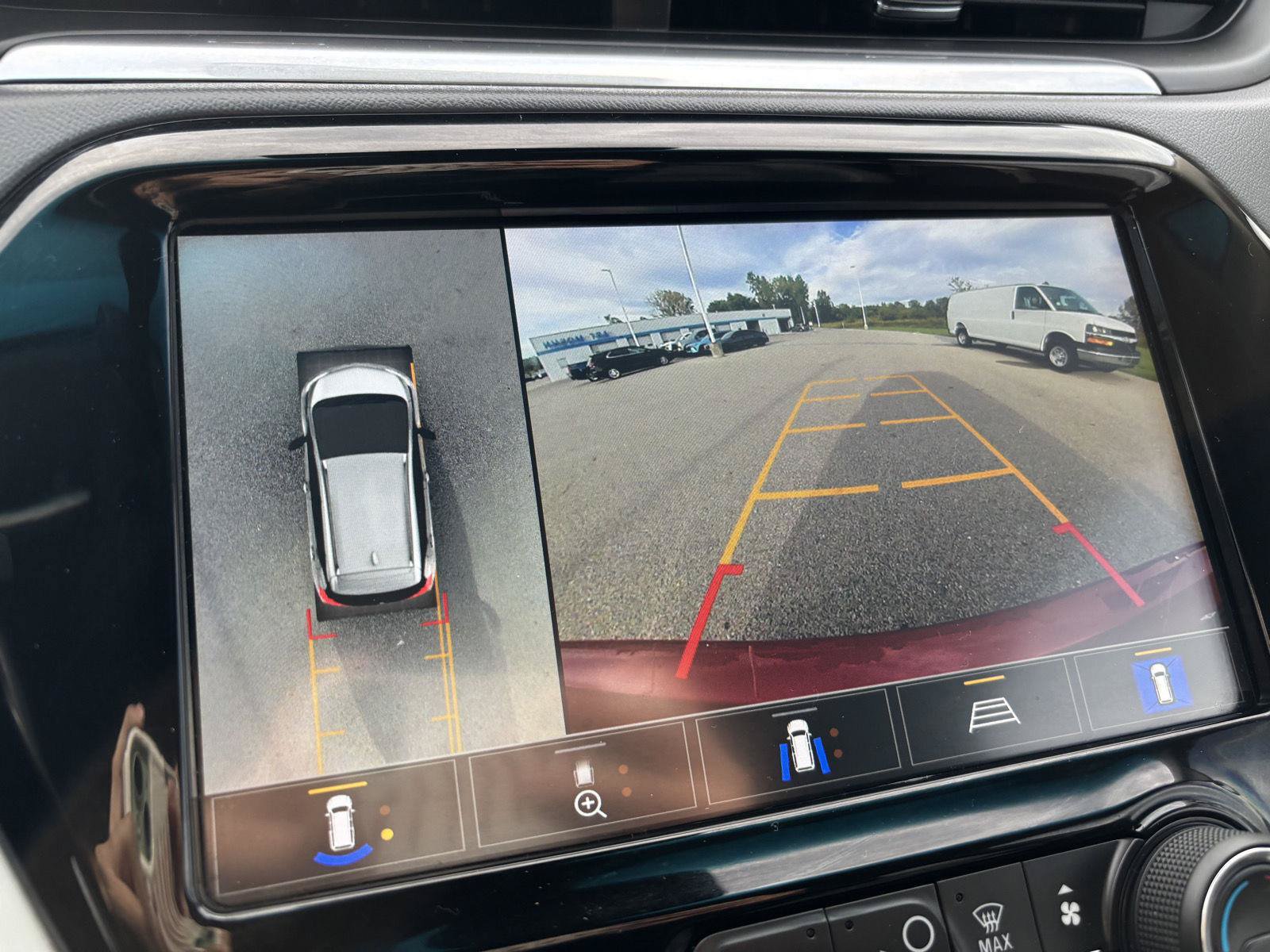 Used 2021 Chevrolet Bolt Premier w/ Infotainment Package FWD image 22