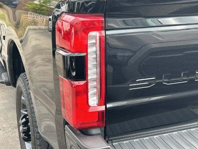 Used 2024 Ford F350 Lariat w/ Lariat Ultimate Package AWD/4WD image 9