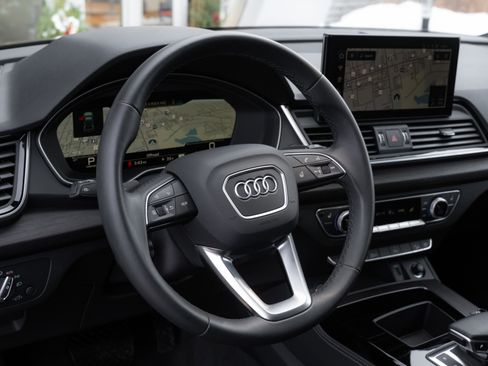 Certified 2025 Audi Q5 2.0T Premium Plus w/ Premium Plus Package image 11