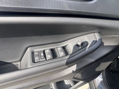 New 2025 Jeep Grand Cherokee L Altitude image 10