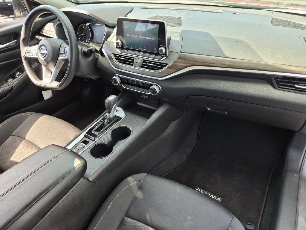 Used 2025 Nissan Altima 2.5 SV AWD/4WD image 31