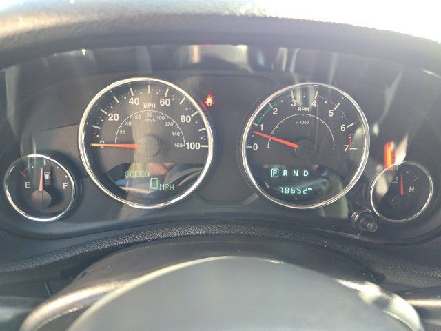 Used 2017 Jeep Wrangler Unlimited Sahara w/ Connectivity Group AWD/4WD image 11